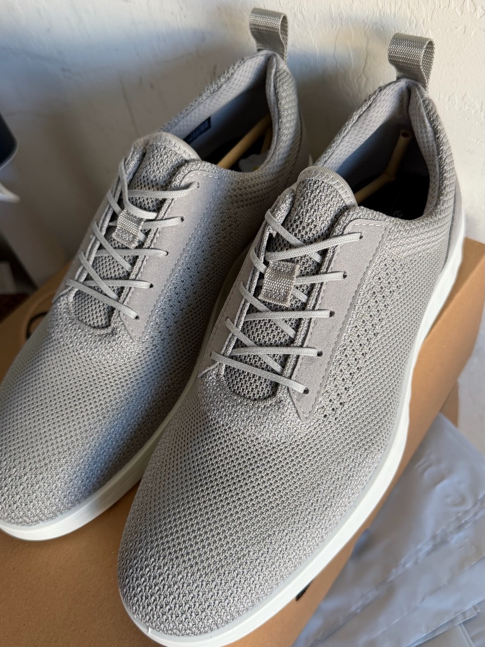 Ecco Men's Light Gray Knit Sneaker